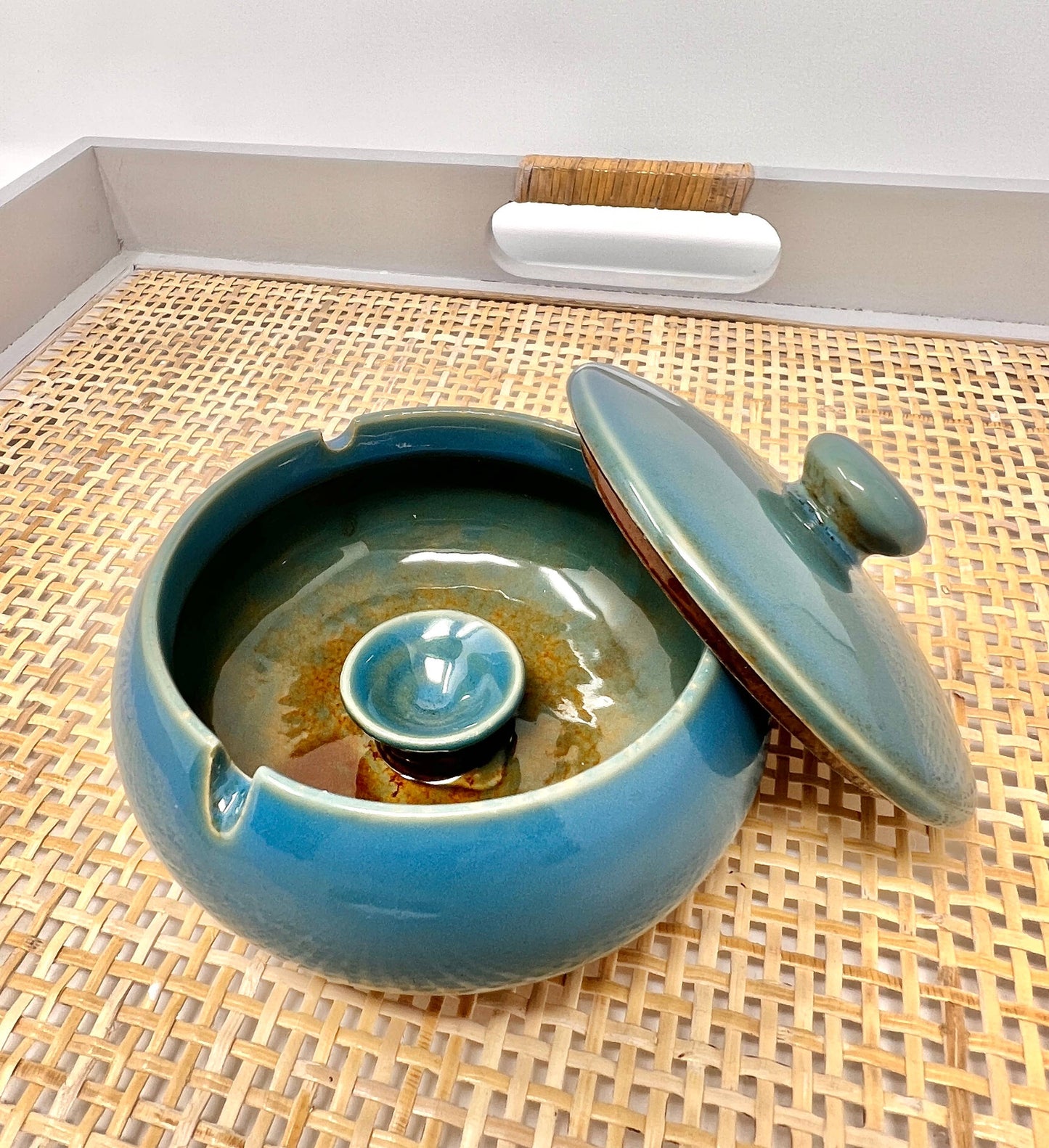 Glazed Ceramic Ashtray with Lid for indoor and outdoor use